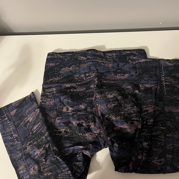 lululemon fast and free crop sz 6 - Picture 2 of 3